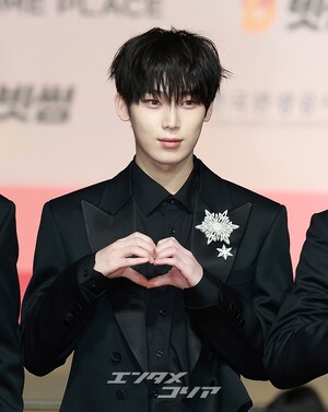 【フォト】ENHYPEN、黒の装いに視線集中＝2025 SBS歌謡大典