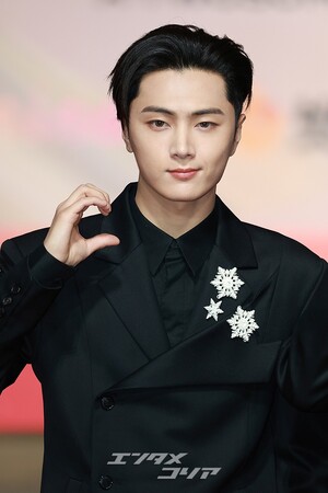 【フォト】ENHYPEN、黒の装いに視線集中＝2025 SBS歌謡大典