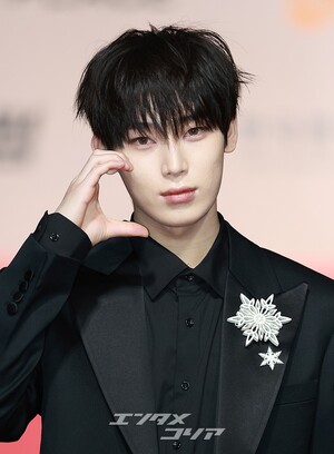 【フォト】ENHYPEN、黒の装いに視線集中＝2025 SBS歌謡大典