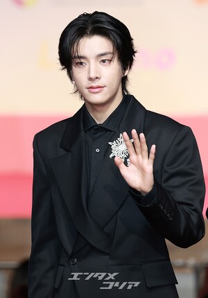 【フォト】ENHYPEN、黒の装いに視線集中＝2025 SBS歌謡大典