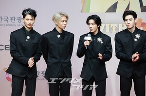 【フォト】ENHYPEN、黒の装いに視線集中＝2025 SBS歌謡大典