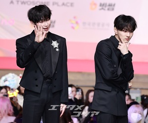 【フォト】ENHYPEN、黒の装いに視線集中＝2025 SBS歌謡大典