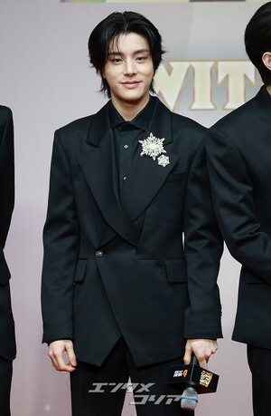 【フォト】ENHYPEN、黒の装いに視線集中＝2025 SBS歌謡大典