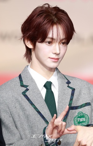 【フォト】TWS、魔法学校から飛び出してきたような少年らしさ＝2025 SBS歌謡大典