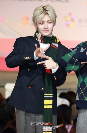 【フォト】TWS、魔法学校から飛び出してきたような少年らしさ＝2025 SBS歌謡大典