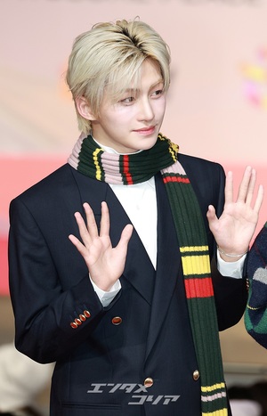 【フォト】TWS、魔法学校から飛び出してきたような少年らしさ＝2025 SBS歌謡大典