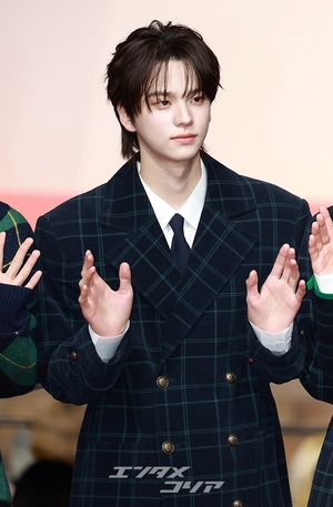 【フォト】TWS、魔法学校から飛び出してきたような少年らしさ＝2025 SBS歌謡大典