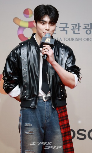 【フォト】ZEROBASEONE、レザージャケット＆デニムで素敵な彼氏コーデ＝2025 SBS歌謡大典