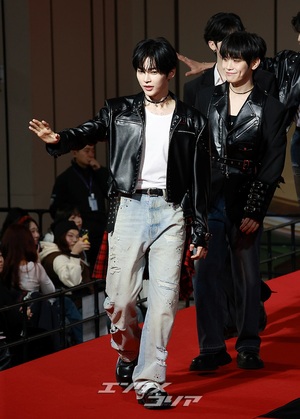 【フォト】ZEROBASEONE、レザージャケット＆デニムで素敵な彼氏コーデ＝2025 SBS歌謡大典