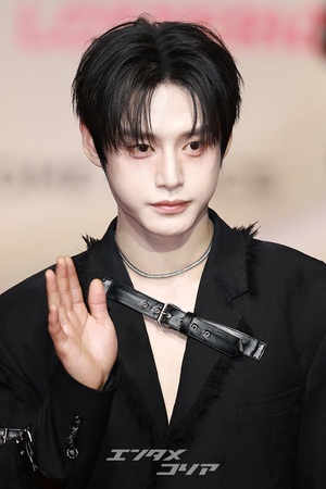 【フォト】ZEROBASEONE、レザージャケット＆デニムで素敵な彼氏コーデ＝2025 SBS歌謡大典