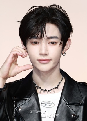 【フォト】ZEROBASEONE、レザージャケット＆デニムで素敵な彼氏コーデ＝2025 SBS歌謡大典