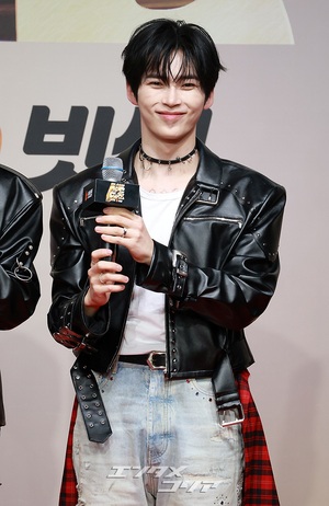 【フォト】ZEROBASEONE、レザージャケット＆デニムで素敵な彼氏コーデ＝2025 SBS歌謡大典