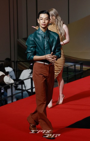 【フォト】ALLDAY PROJECT、ユニークさを強調した混成グループ＝2025 SBS歌謡大典