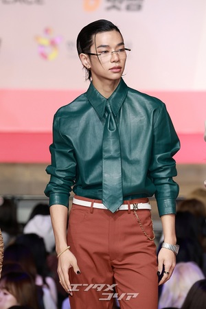 【フォト】ALLDAY PROJECT、ユニークさを強調した混成グループ＝2025 SBS歌謡大典