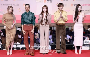 【フォト】ALLDAY PROJECT、ユニークさを強調した混成グループ＝2025 SBS歌謡大典