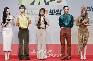 【フォト】ALLDAY PROJECT、ユニークさを強調した混成グループ＝2025 SBS歌謡大典