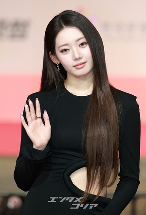 【フォト】BABYMONSTER、寒さも忘れさせる黒一色のセクシーさ＝2025 SBS歌謡大典