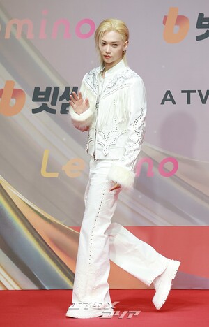 【フォト】Stray Kids「まぶしい白のスーツ」＝2025 SBS歌謡大典