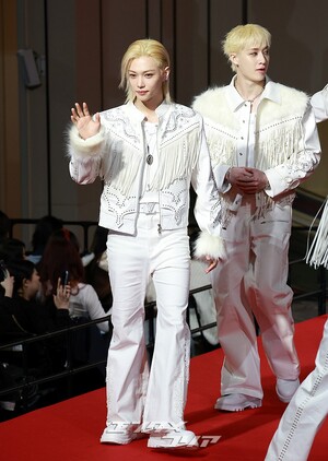 【フォト】Stray Kids「まぶしい白のスーツ」＝2025 SBS歌謡大典