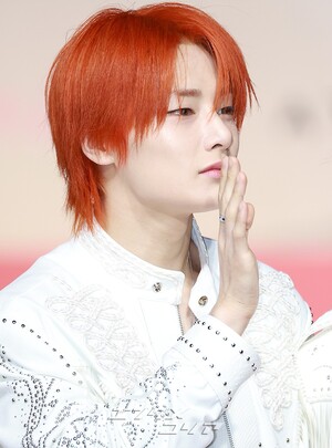 【フォト】Stray Kids「まぶしい白のスーツ」＝2025 SBS歌謡大典