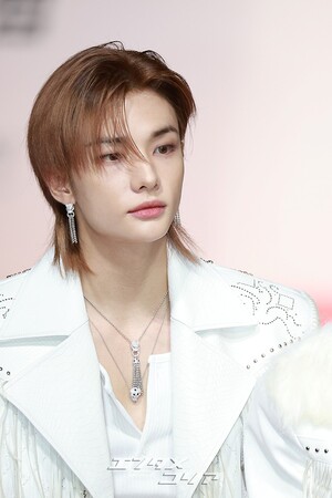 【フォト】Stray Kids「まぶしい白のスーツ」＝2025 SBS歌謡大典