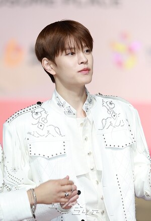 【フォト】Stray Kids「まぶしい白のスーツ」＝2025 SBS歌謡大典