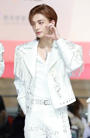 【フォト】Stray Kids「まぶしい白のスーツ」＝2025 SBS歌謡大典