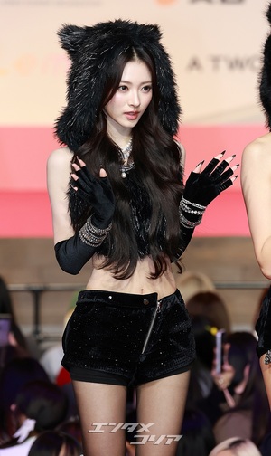 【フォト】キュートな黒猫、MEOVV＝2025 SBS歌謡大典