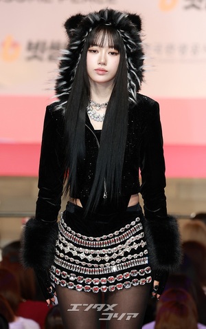 【フォト】キュートな黒猫、MEOVV＝2025 SBS歌謡大典