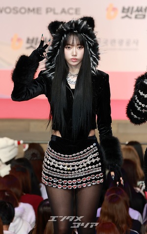 【フォト】キュートな黒猫、MEOVV＝2025 SBS歌謡大典