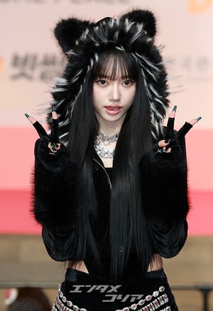 【フォト】キュートな黒猫、MEOVV＝2025 SBS歌謡大典