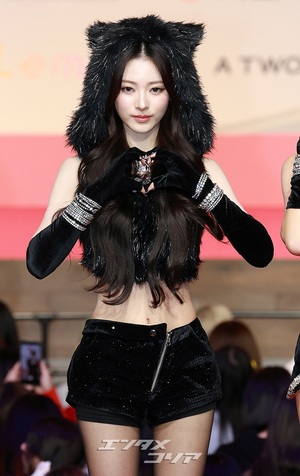 【フォト】キュートな黒猫、MEOVV＝2025 SBS歌謡大典