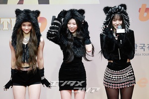 【フォト】キュートな黒猫、MEOVV＝2025 SBS歌謡大典