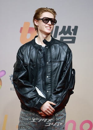 【フォト】2025年を輝かせたK-POP歌手が総出演＝2025 SBS歌謡大典