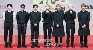 【フォト】2025年を輝かせたK-POP歌手が総出演＝2025 SBS歌謡大典