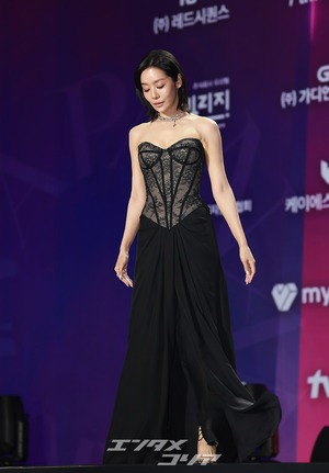 【フォト】チャ・ジュヨン　黒のコルセットドレスにドキッ