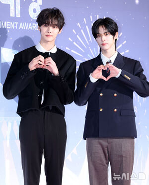 【フォト】ユ・ジェソク、キム・ヨンギョン、チョン・ヒョンム、キアン84ら「2025 MBC放送芸能大賞」レッドカーペット・イベント登場