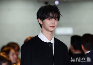 【フォト】ユ・ジェソク、キム・ヨンギョン、チョン・ヒョンム、キアン84ら「2025 MBC放送芸能大賞」レッドカーペット・イベント登場