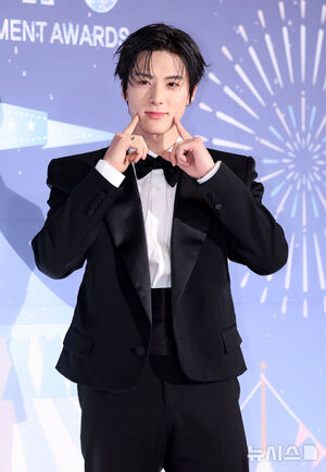 【フォト】ユ・ジェソク、キム・ヨンギョン、チョン・ヒョンム、キアン84ら「2025 MBC放送芸能大賞」レッドカーペット・イベント登場