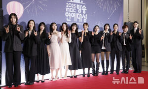 【フォト】ユ・ジェソク、キム・ヨンギョン、チョン・ヒョンム、キアン84ら「2025 MBC放送芸能大賞」レッドカーペット・イベント登場