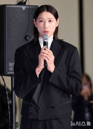 【フォト】ユ・ジェソク、キム・ヨンギョン、チョン・ヒョンム、キアン84ら「2025 MBC放送芸能大賞」レッドカーペット・イベント登場