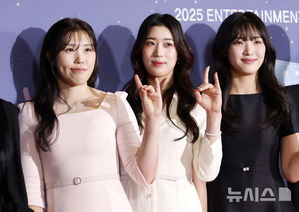 【フォト】ユ・ジェソク、キム・ヨンギョン、チョン・ヒョンム、キアン84ら「2025 MBC放送芸能大賞」レッドカーペット・イベント登場