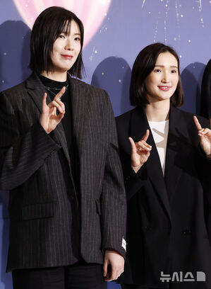 【フォト】ユ・ジェソク、キム・ヨンギョン、チョン・ヒョンム、キアン84ら「2025 MBC放送芸能大賞」レッドカーペット・イベント登場