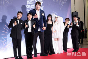【フォト】ユ・ジェソク、キム・ヨンギョン、チョン・ヒョンム、キアン84ら「2025 MBC放送芸能大賞」レッドカーペット・イベント登場