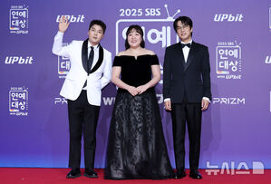 【フォト】ヤン・セチャン×イ・ヒョニ×キム・ジンギョン×ユ・ヨンソクら出席＝「2025 SBS芸能大賞」レッドカーペット・イベント