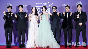 【フォト】ヤン・セチャン×イ・ヒョニ×キム・ジンギョン×ユ・ヨンソクら出席＝「2025 SBS芸能大賞」レッドカーペット・イベント
