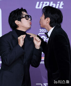 【フォト】ヤン・セチャン×イ・ヒョニ×キム・ジンギョン×ユ・ヨンソクら出席＝「2025 SBS芸能大賞」レッドカーペット・イベント