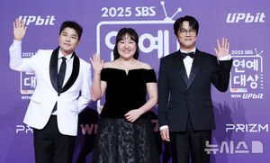 【フォト】ヤン・セチャン×イ・ヒョニ×キム・ジンギョン×ユ・ヨンソクら出席＝「2025 SBS芸能大賞」レッドカーペット・イベント