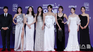 【フォト】ヤン・セチャン×イ・ヒョニ×キム・ジンギョン×ユ・ヨンソクら出席＝「2025 SBS芸能大賞」レッドカーペット・イベント