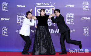 【フォト】ヤン・セチャン×イ・ヒョニ×キム・ジンギョン×ユ・ヨンソクら出席＝「2025 SBS芸能大賞」レッドカーペット・イベント